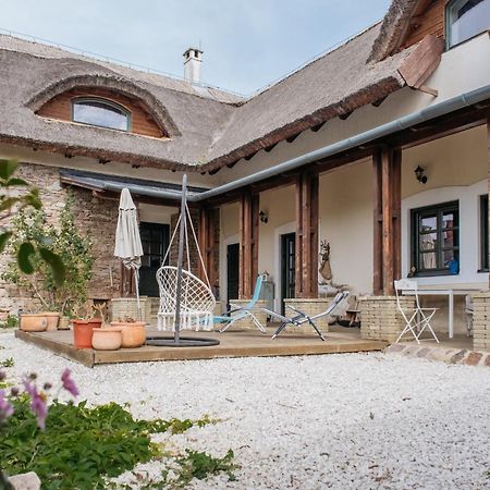 Cselling Udvarház Révfülöp Exteriér fotografie